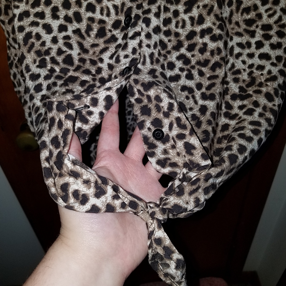 Torrid Leopards Short Sleeve Button Up - Picture 2 of 6